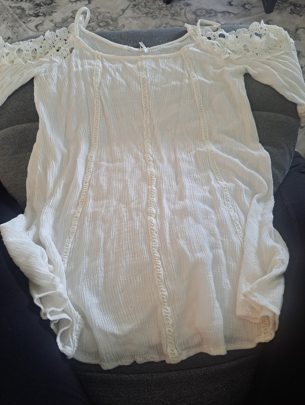 Women's White Cold-Shoulder Lace-Trim Blouse